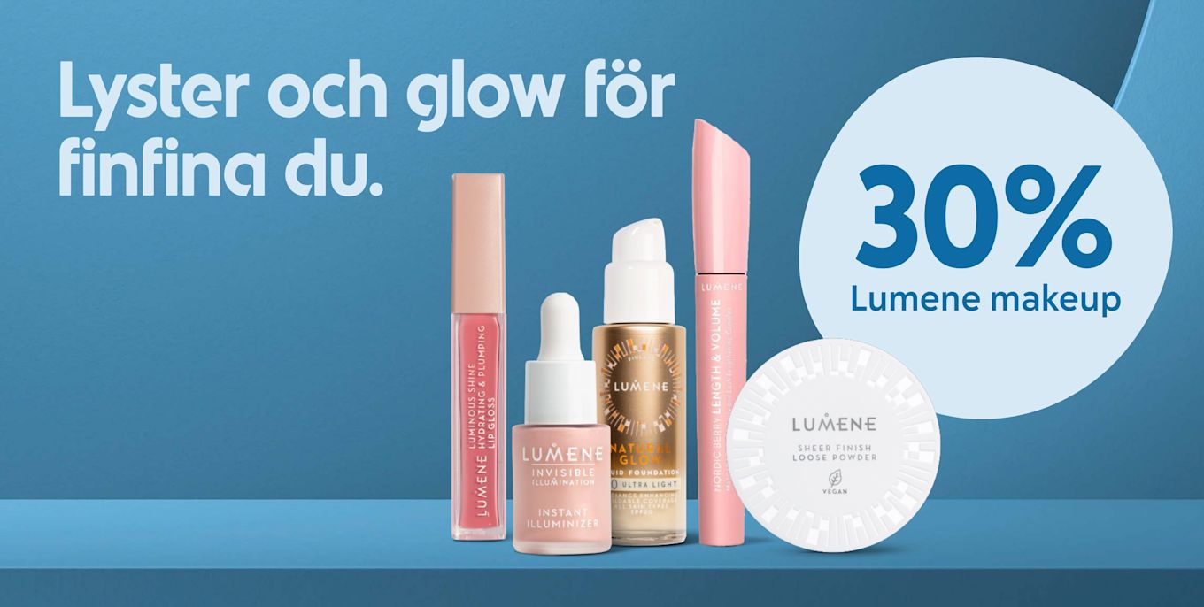 Fem Lumene-makeupprodukter i olika förpackningar står på en blå yta mot blå bakgrund med texten "Lyster och glow för finfina du" och en cirkel med texten "30% Lumene makeup".